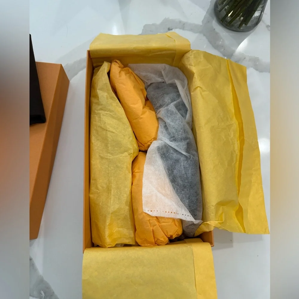 NWT Tod’s - Kate loafer with chain detail, black leather, size 36.5 (US6.5) - Picture 4 of 7